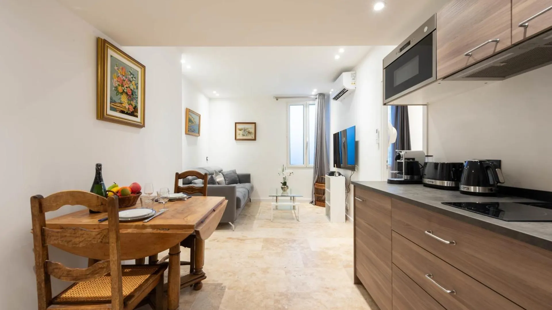 1-Br Apartment With Ac In The Heart Of Cannes